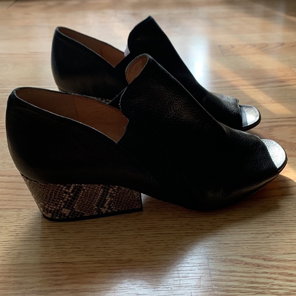 Great Shoes Corso Como All Leather Black and Animal print heel booties - Picture 4 of 12